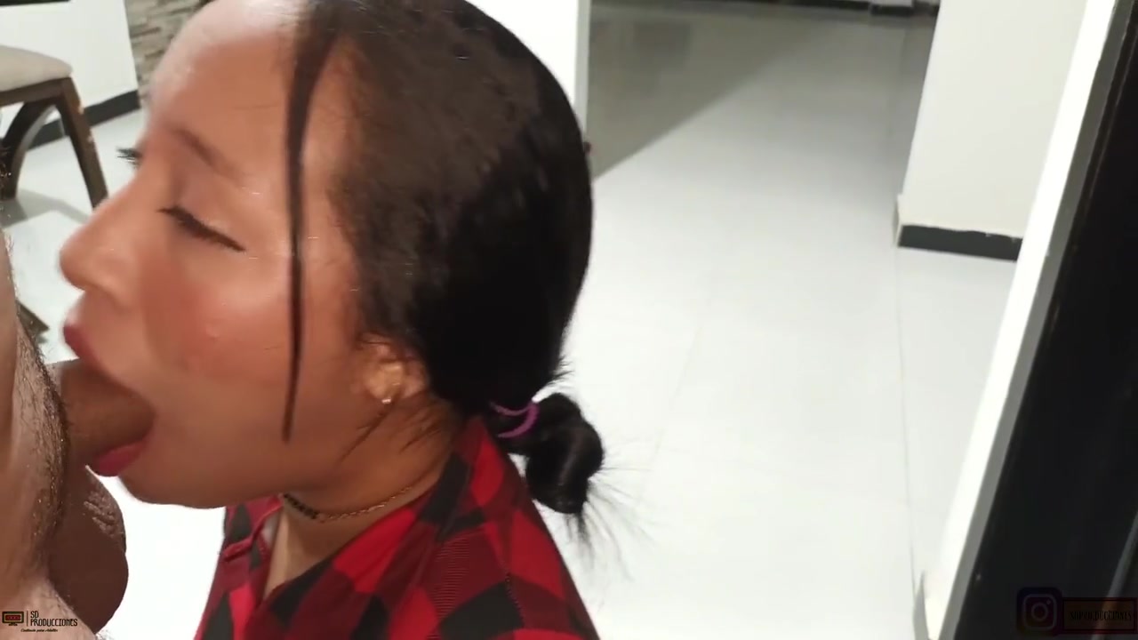 Delicious Blowjob From My Stepsister Until She Swallows My Milk - Porn In Spanish