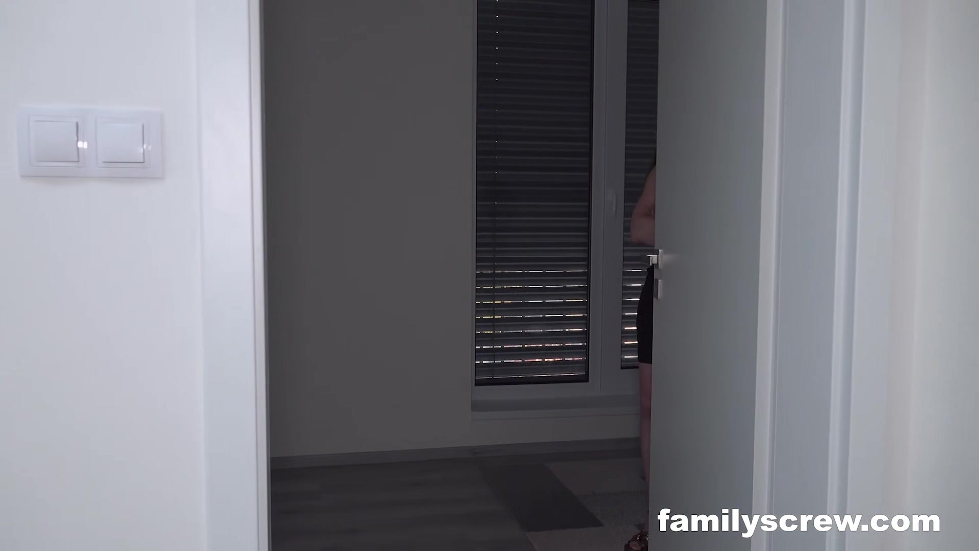 Who Cums First? Group Fuck by FamilyScrew