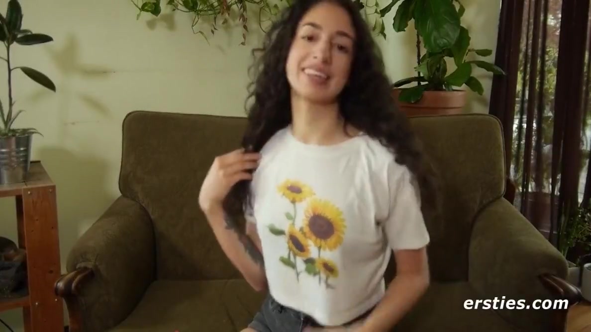 Hot Babe Masturbates With A Vibrator