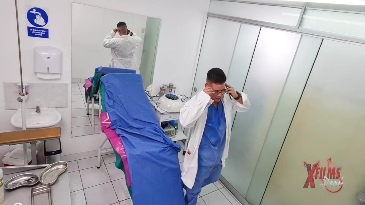 Red-haired Milf Goes To The Gynecologist And He Performs A Pap Smear With His Tongue