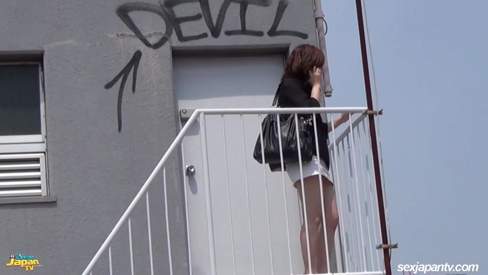 Wet Fingers And Juicy Palms - SexJapanTV