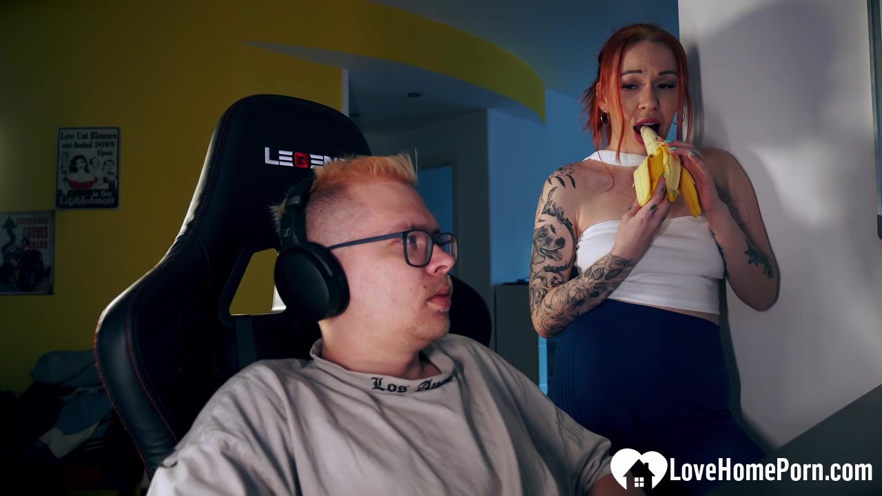 Distracting his gaming with a good blowjob