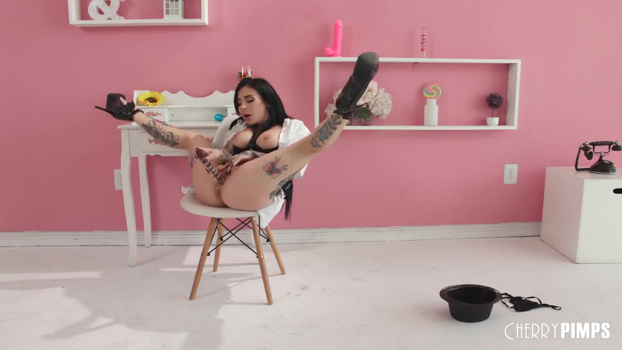 Big Boobs Alternative Milf Gets Hot For A Striptease Before Masturbating To Orgasm With Her Glass Dildo