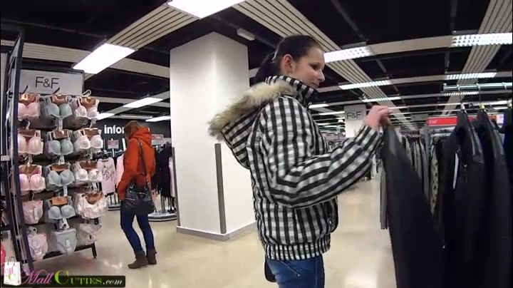 The Stranger is paying amateur Girls via clothing