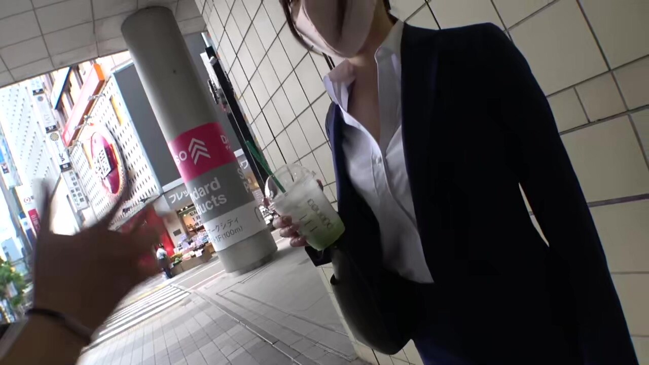 0001737_スレンダーの日本人の女性が大量潮吹きする素人ナンパのセクース