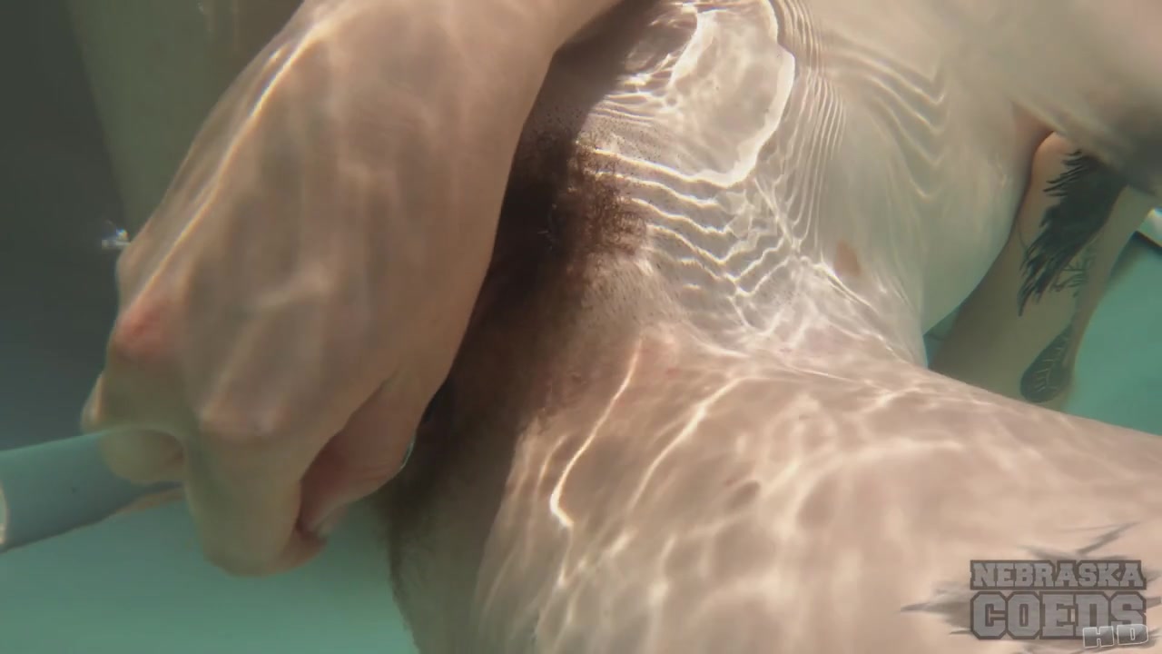 Brilla Underwater Jacuzzi Masturbating With Hairy Pussy