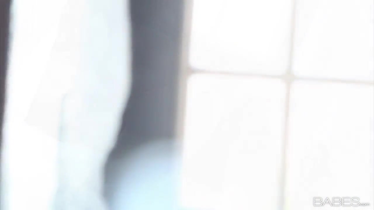 Babes Angelica Heart and Natalie Vegas get wet