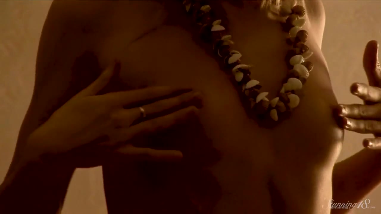 Mysterious College Girl Sarah Fingers Herself In The Dark!
