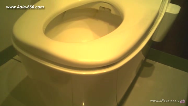 peeping Korean restaurant toilet.23