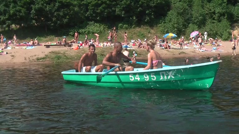 Girl double penetrated while boat trip