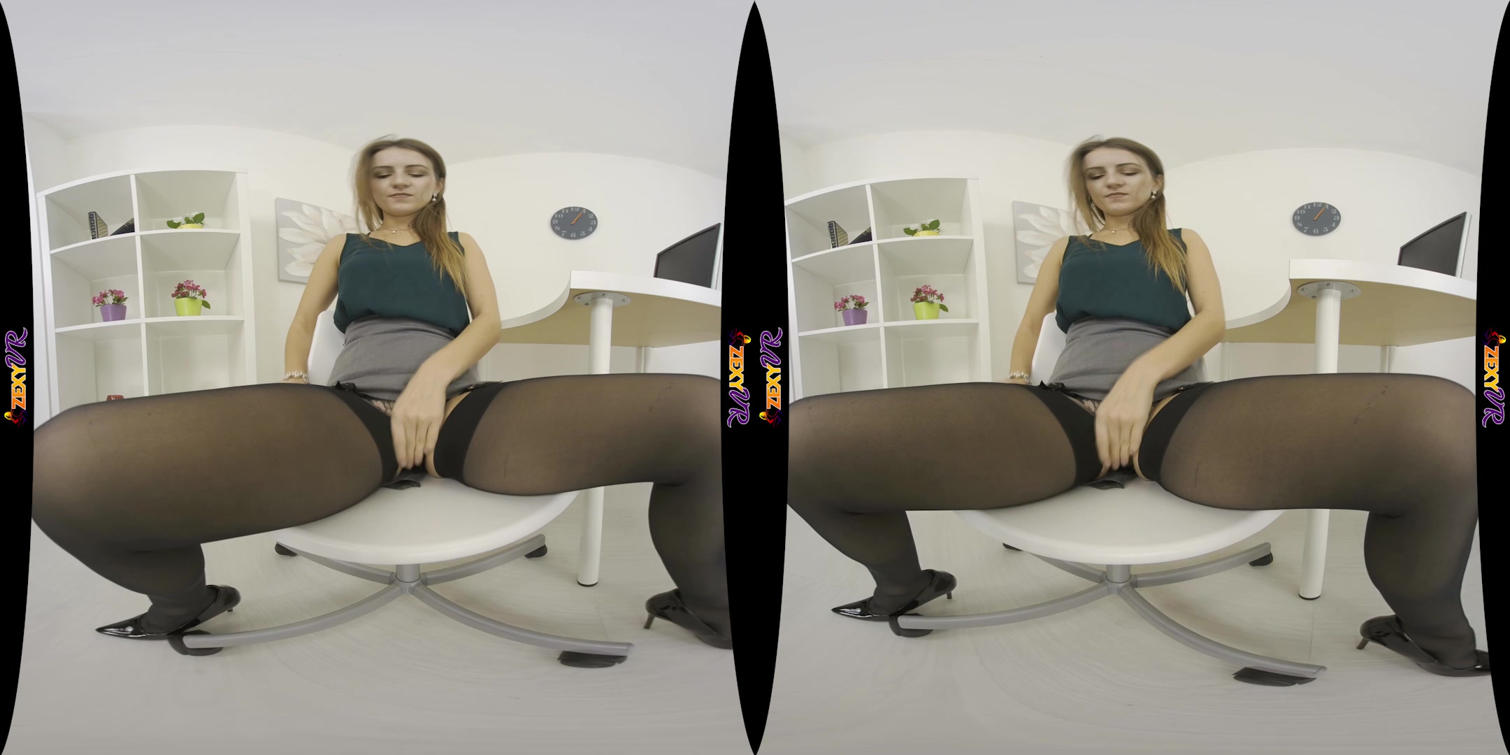 Office Flirt featuring Scarlot Rose - ZexyVR