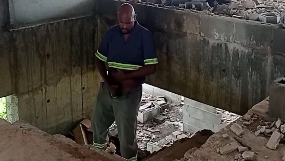 Batendo Uma Na Construcao 5 Min
