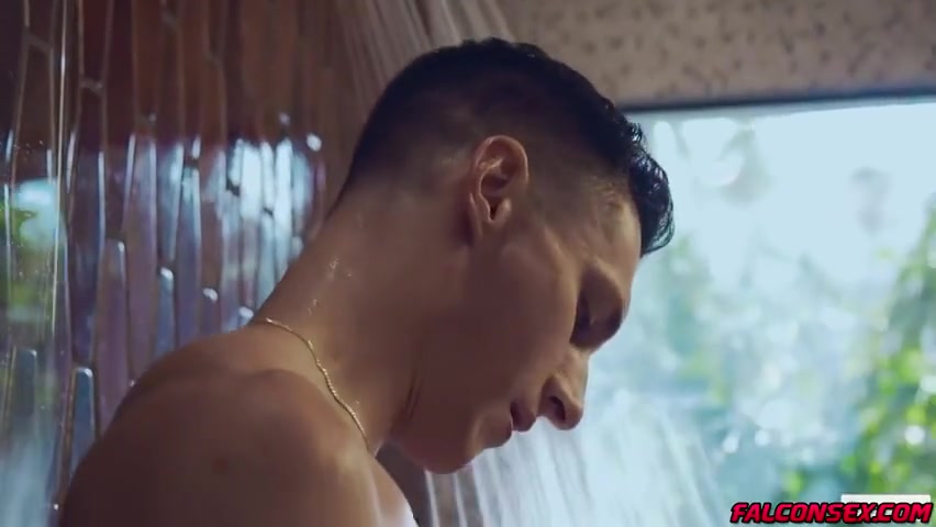 And Fuck Each Other In The Shower - Tristan Hunter And Isaiah Taye