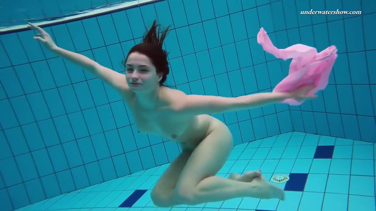 Swimsuit Babe Liza Bubarek Stripping Underwater