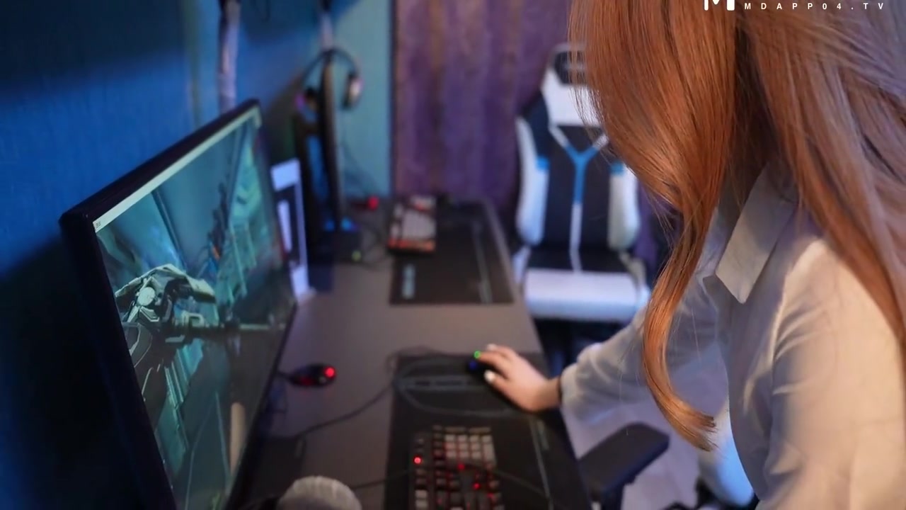 Msd124 - Fucks Her Step-brother While He Plays Video Games - 4k