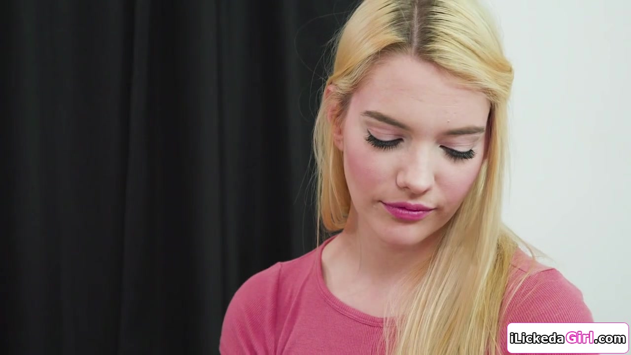 Teaching my lesbian teen stepdaughter how to lick pussy