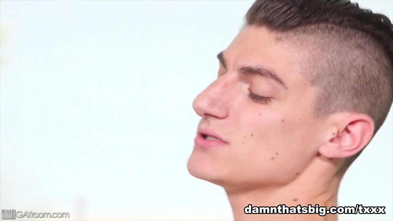 Ashton Heart & Aiden Ward in Stretch My Hole - DamnThatsBig