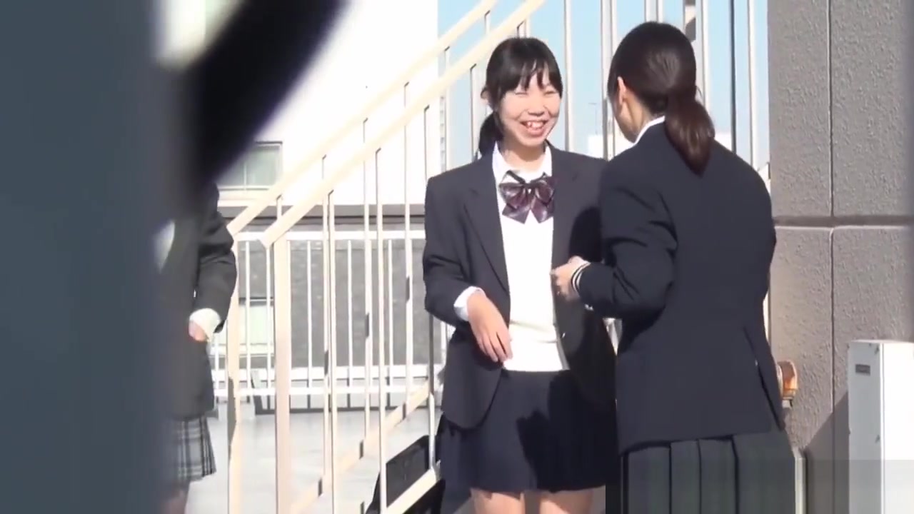 Japan students 18+ Peeing