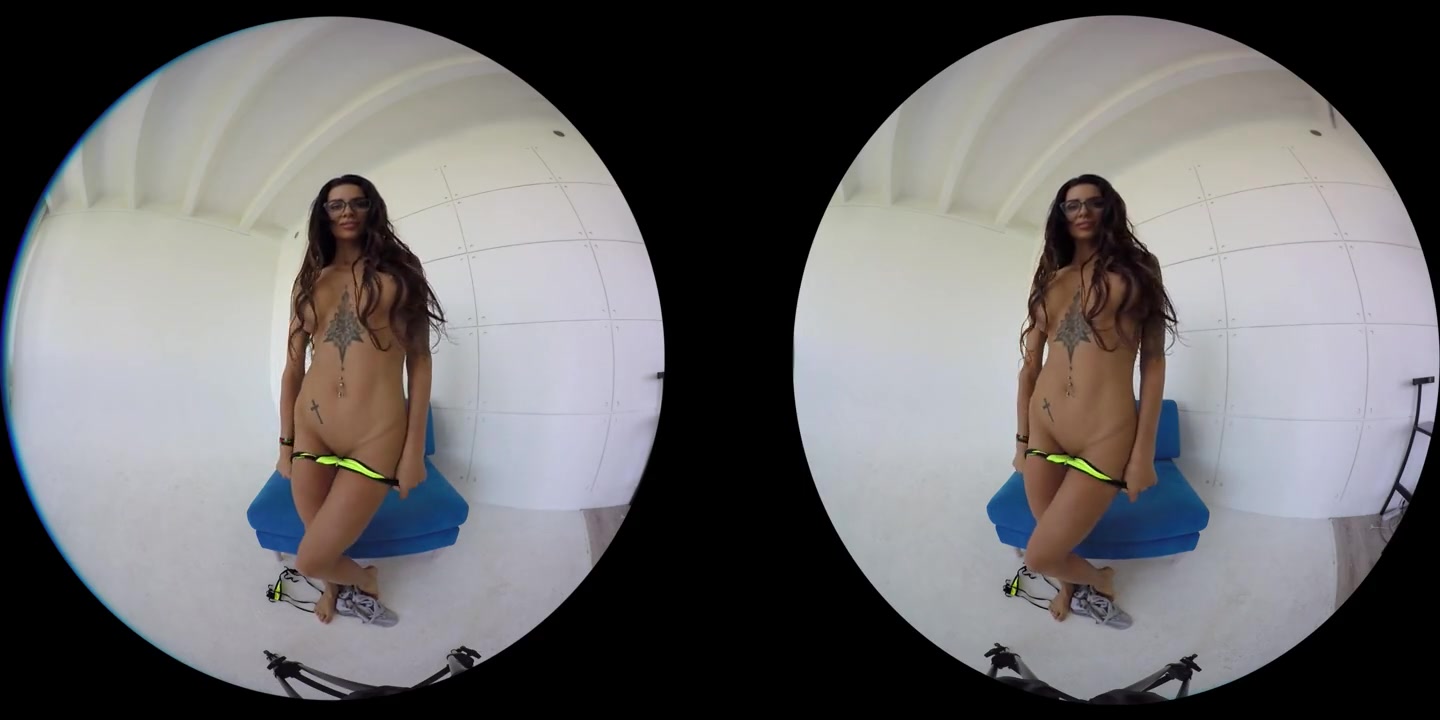 Vacationing Hottie Ends Up Naked