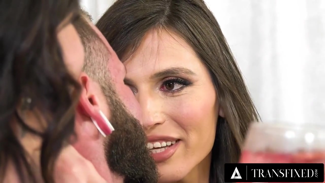 Kendall Penny And Korra Del Rio In Horny Seduce Guy For Double Blowjob & A Good Fuck
