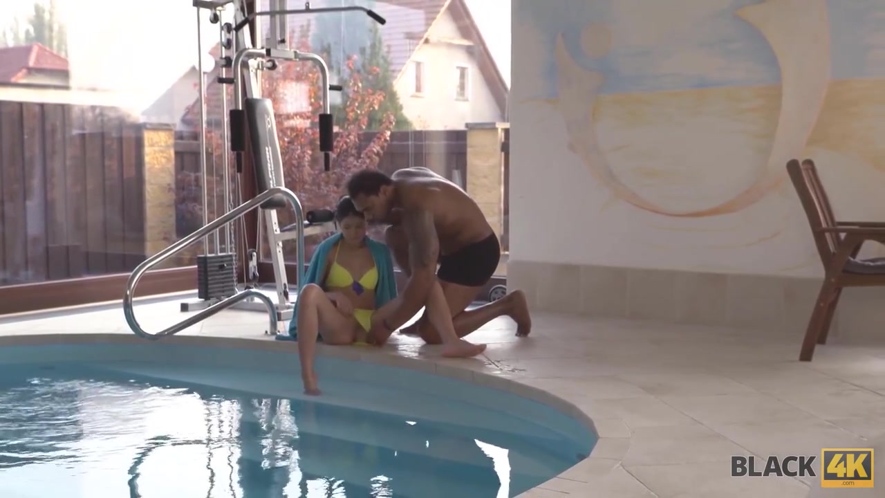 Svelte Girl Doesnt Mind Being Penetrated With Trainers Bbc