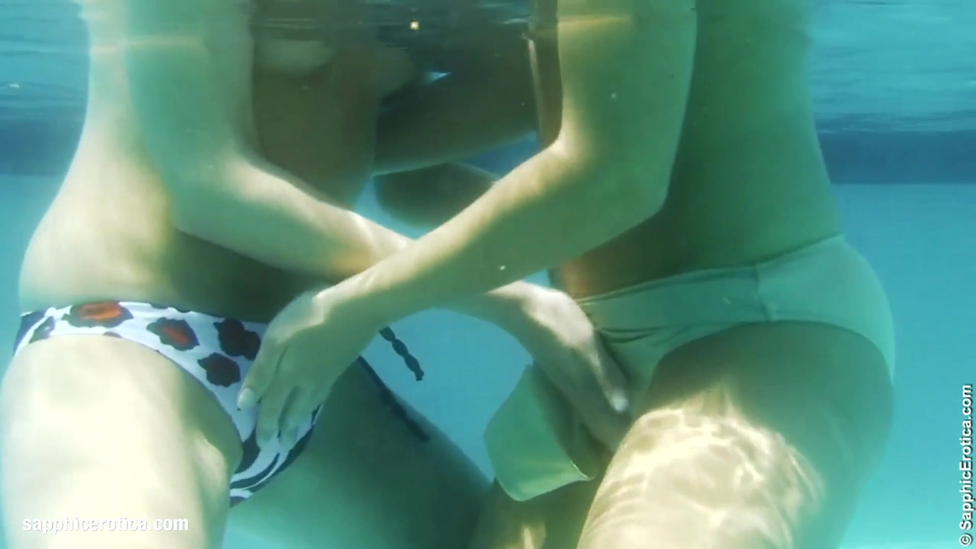 Swimmers Seduced sensual lesbian scene by SapphiX