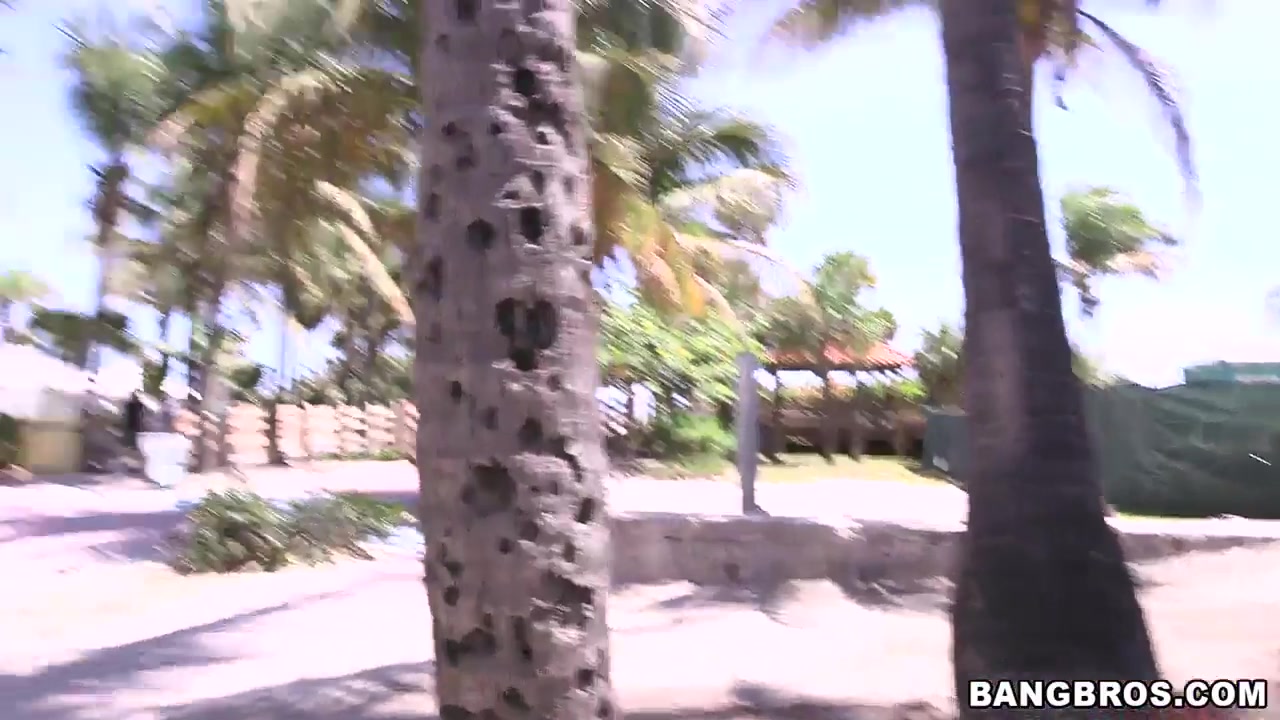 Remy Lacroix fucks random dudes off the street.