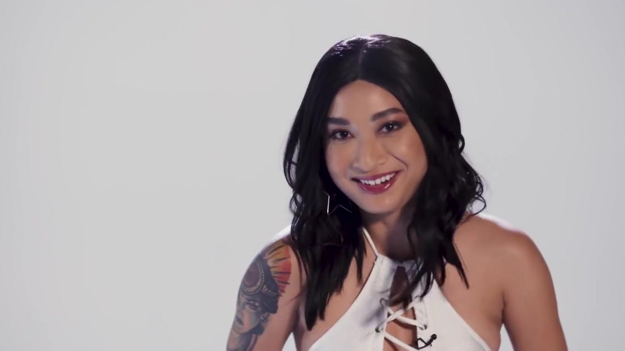 Sitting Down With Pornstar Interview - Avery Black