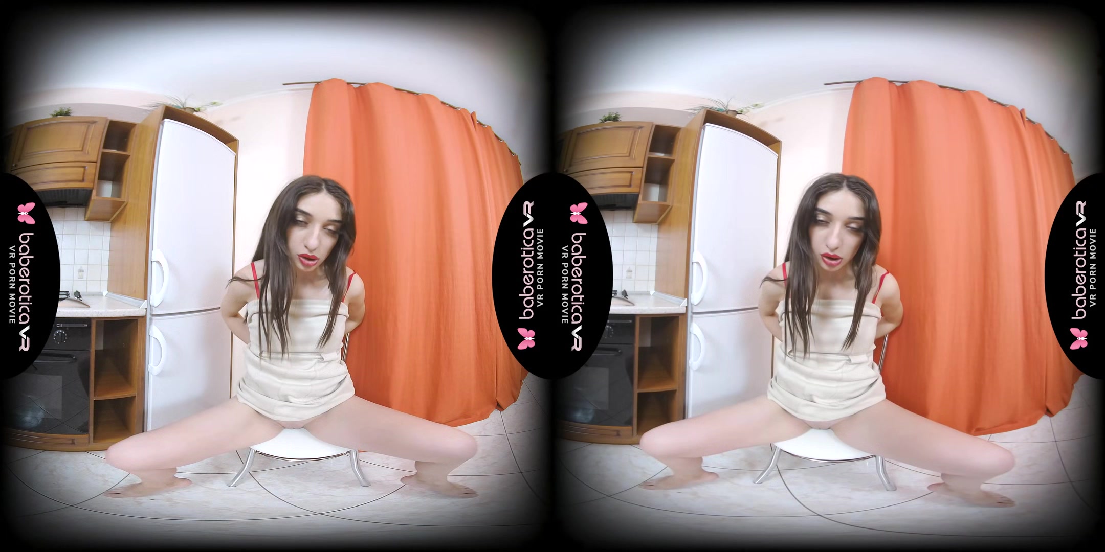 Roxanne Shows How Flexible Skinny Girls Can Be