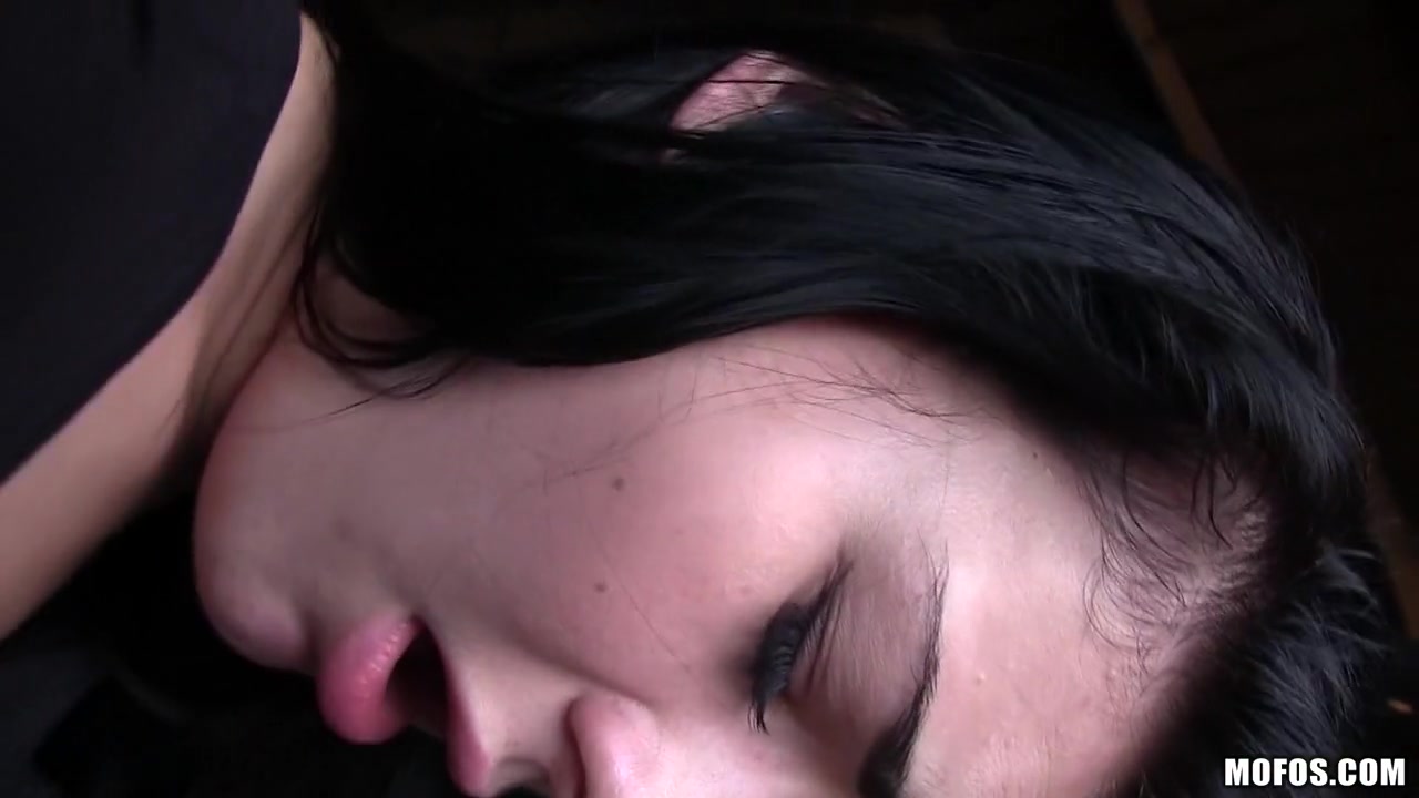 Anna - Seducing the Stranded Legal Age teenager 18+