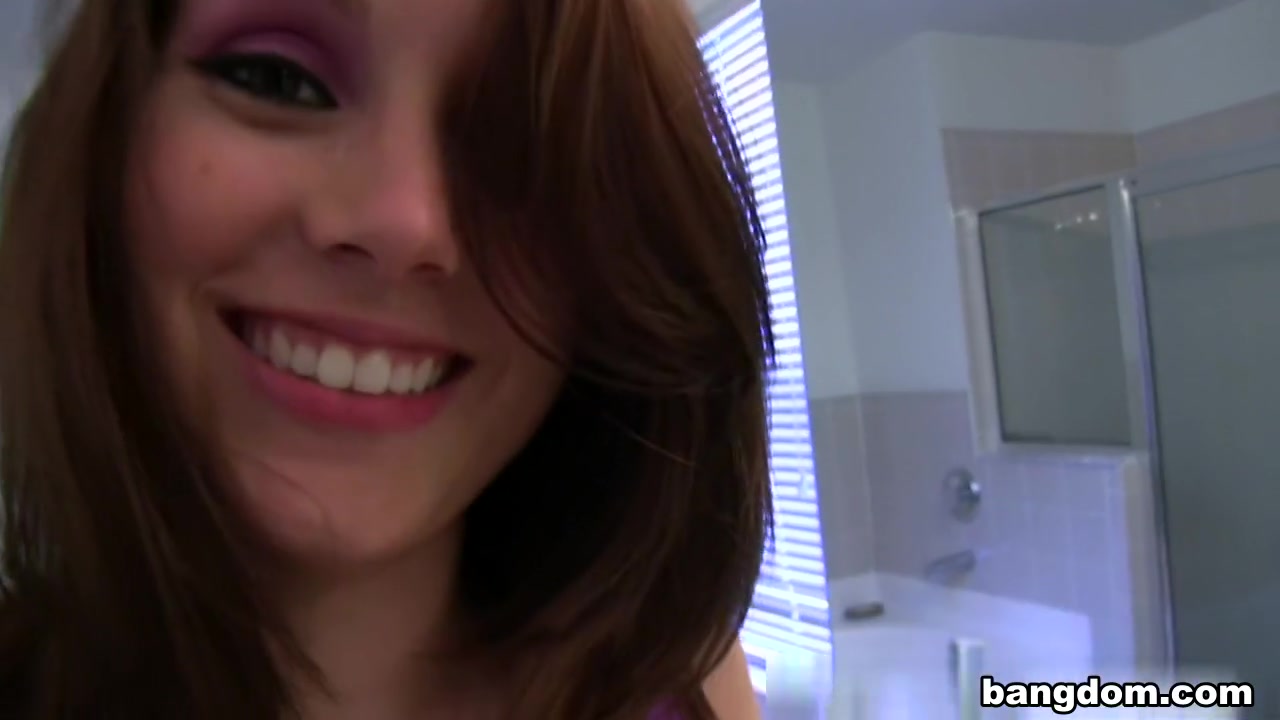 Lelu Love in The Ass On This Amateur Beauty
