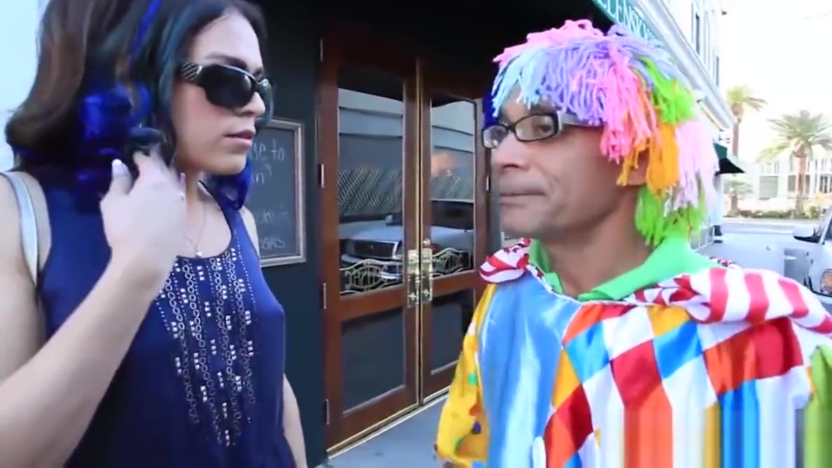 Purplehaired tranny riding on clowns dong