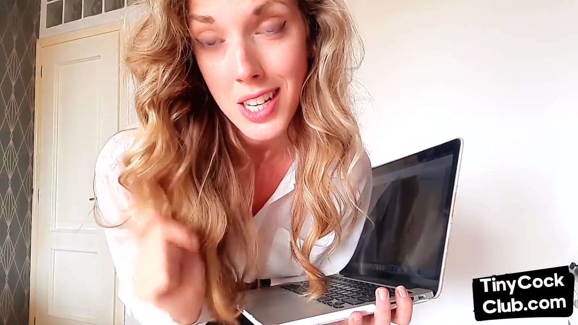 SPH solo amateur babe talks humiliative in dirty talking vid