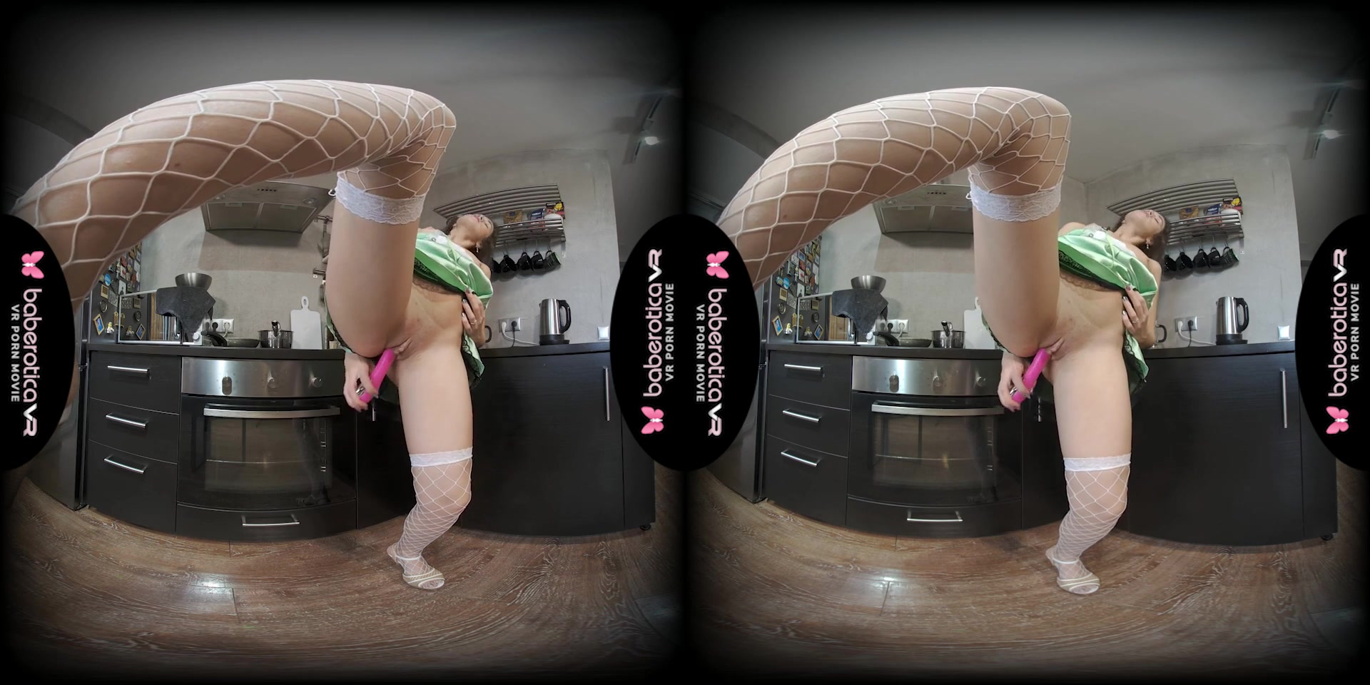 Karolina fucks her pussy with a pink toy in the kitchen - BaberoticaVR