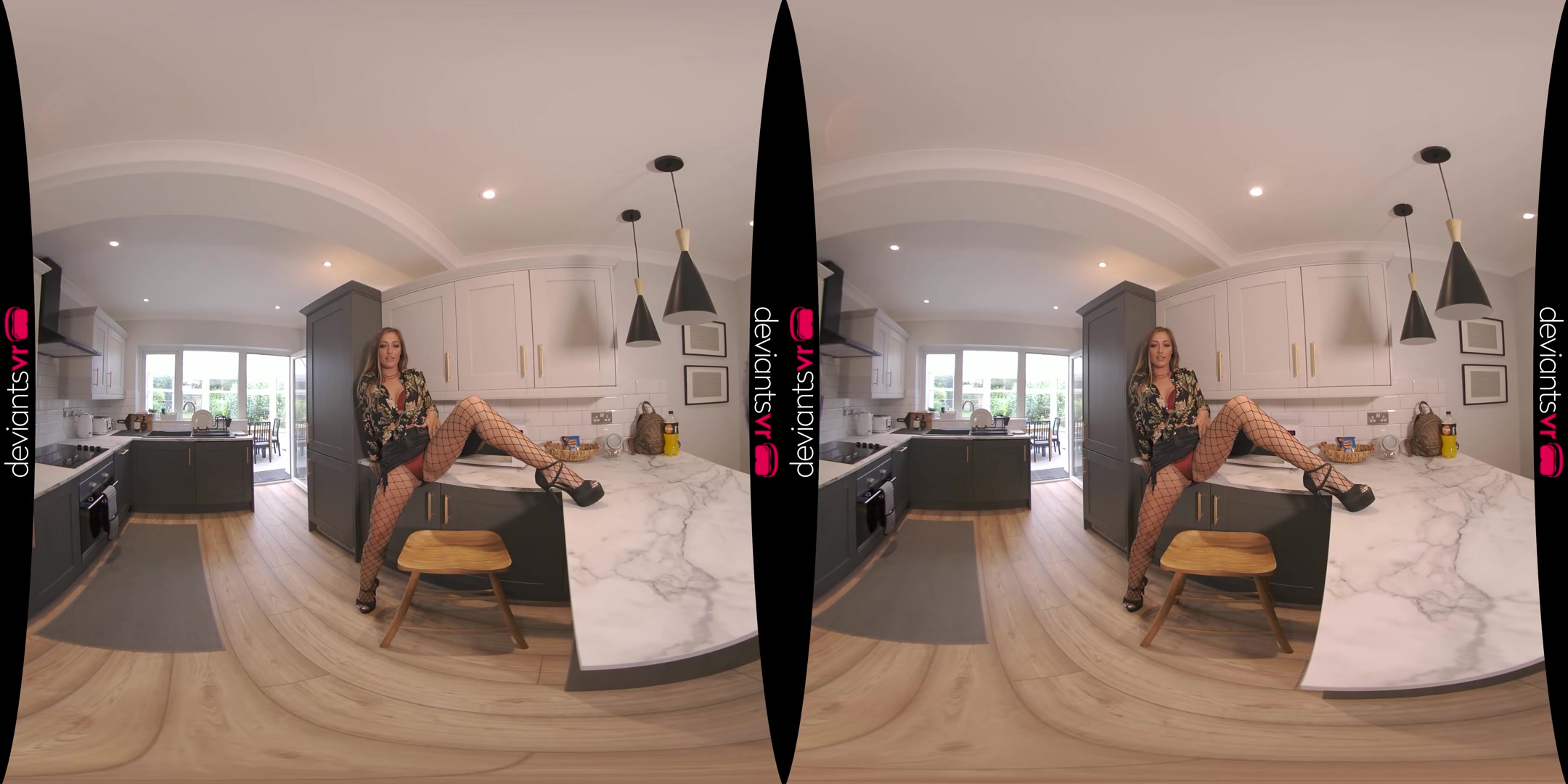 Office Mistress - DeviantsVR