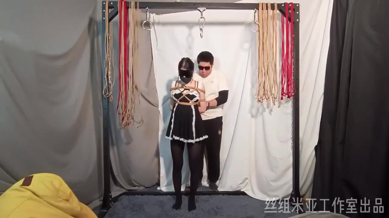 Blindfolded Girl Experienced A Great Pleasure