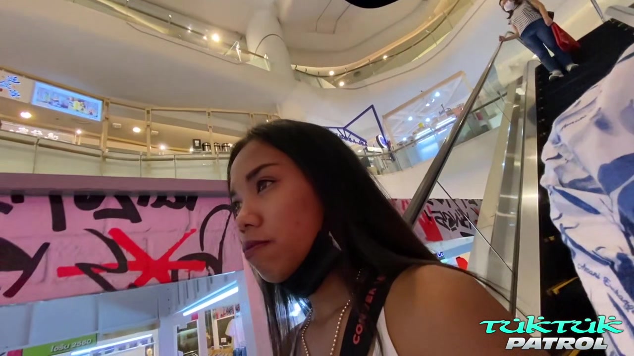 Cute Asian Stunner