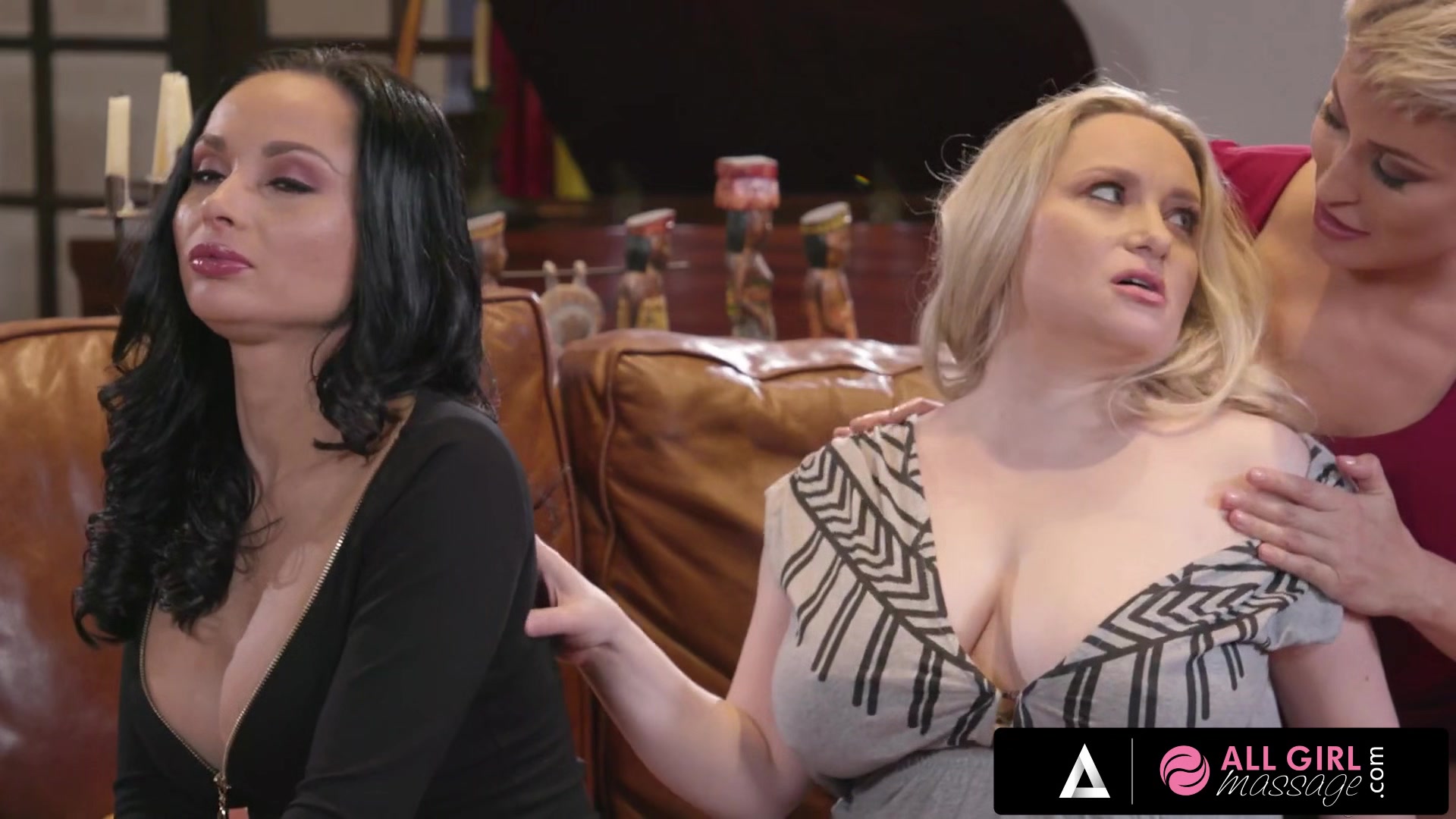 ALL GIRL MASSAGE - Crystal Rush Has A Threesome With Ryan Keely During A MILF Club Only