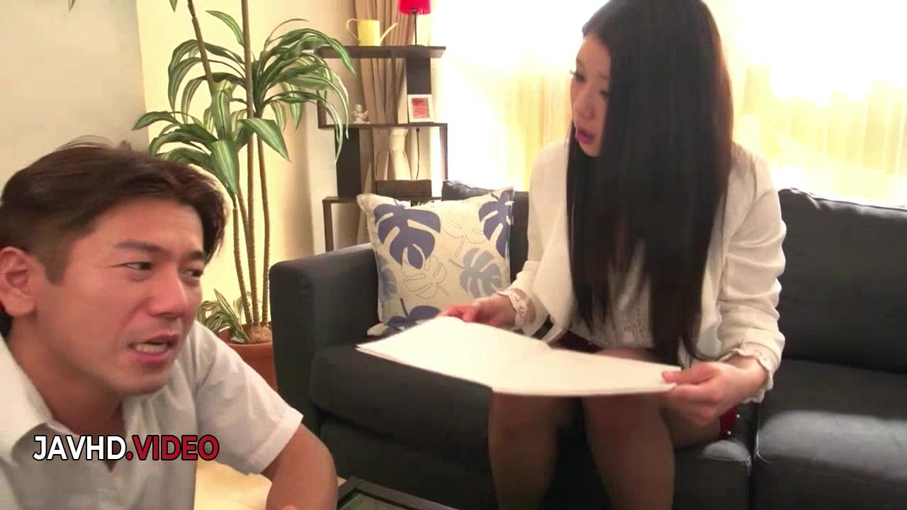 Japanese Office Seduction: Stunning Milf Performs Steamy Blowjob for Boss