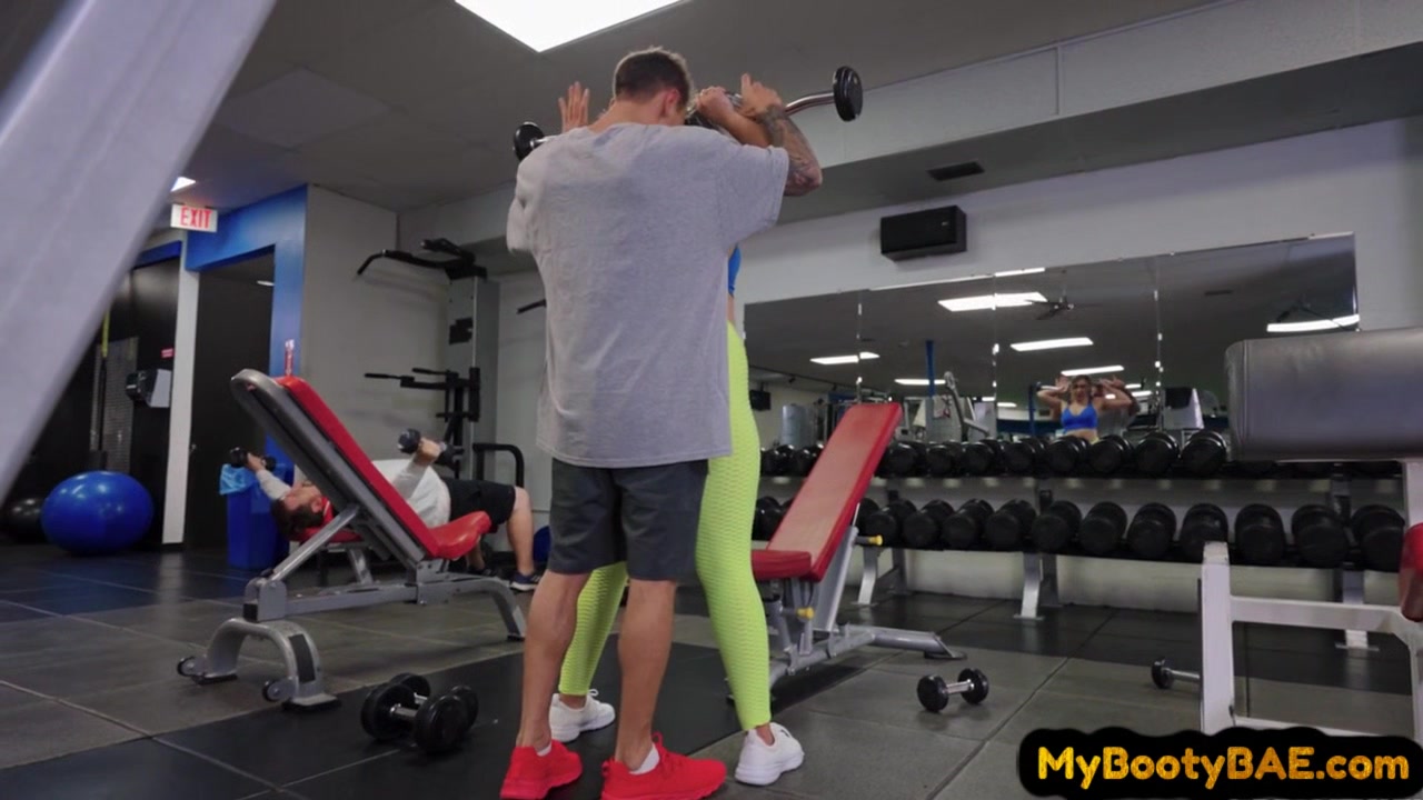 Curvy gym slut pussyslammed in public as she visits the locker room