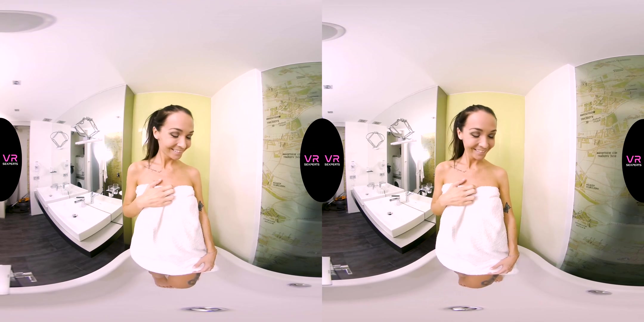 Peing And Orgasm In The Bath
