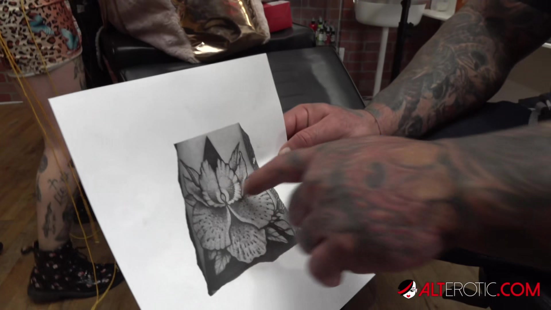 River DawnInk Blows Sascha's Cock After Getting a Pussy Tattoo - AltErotic