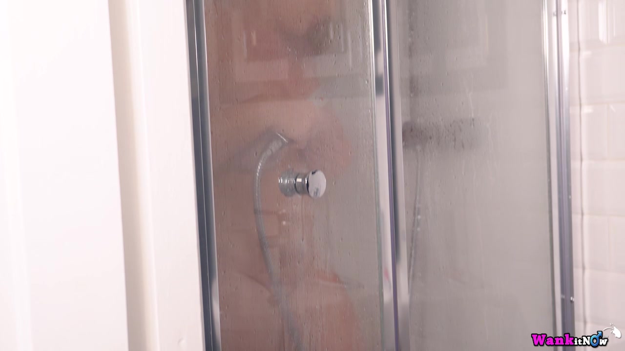 Amber - Soaking Wet Step Sister - Sexy Videos - WankitNow