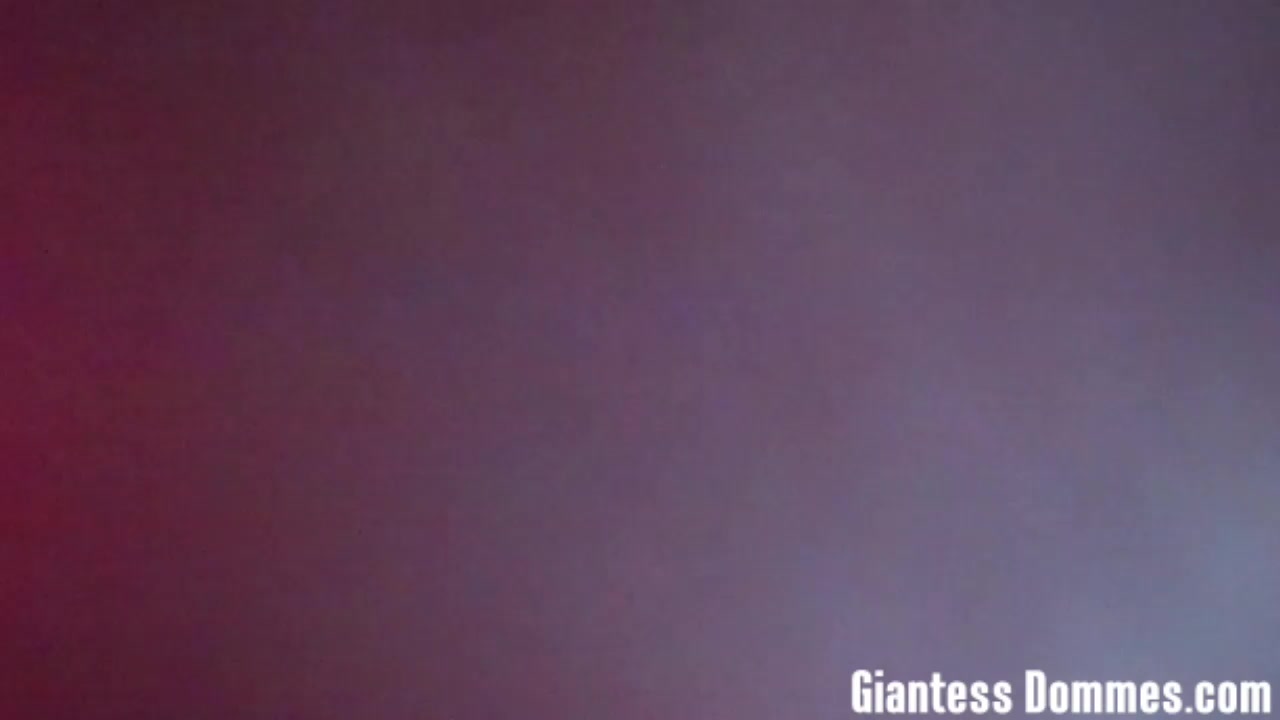 Stepped on by Giantess Kenna - GiantessDommes