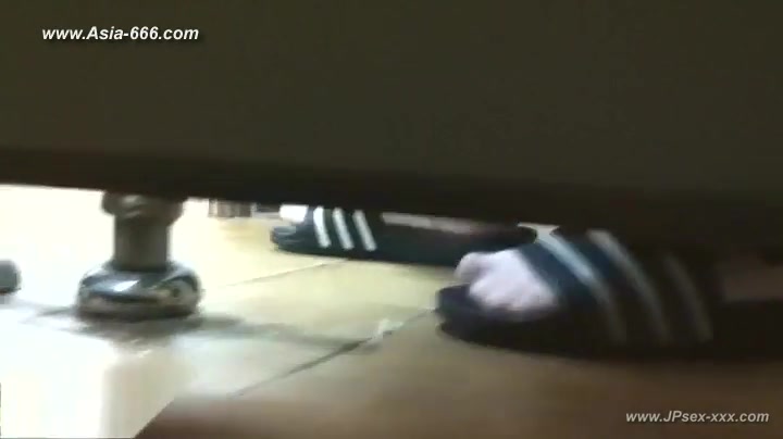 chinese girls go to toilet.62