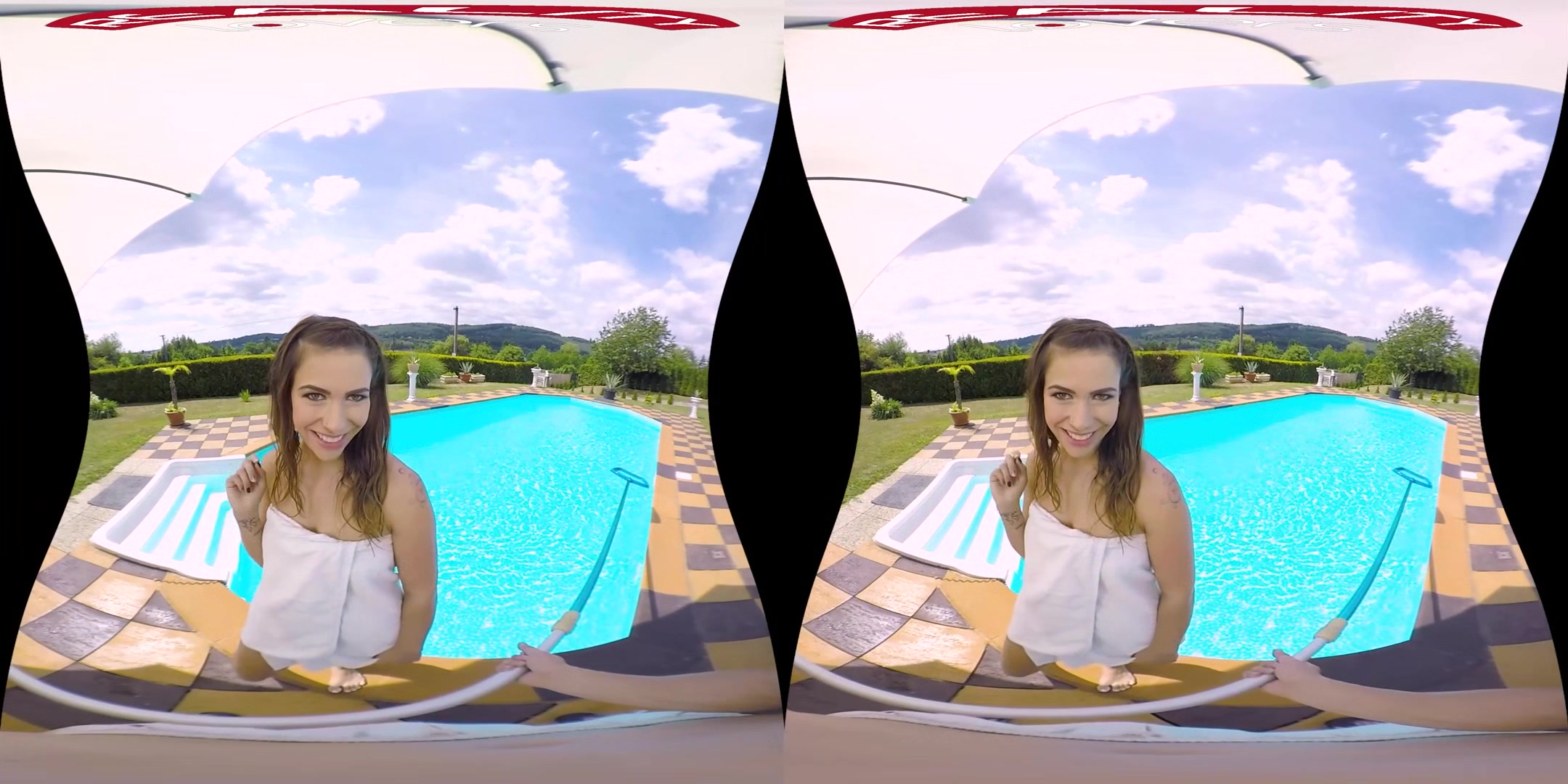 Seducing The Poolboy - RealityLovers