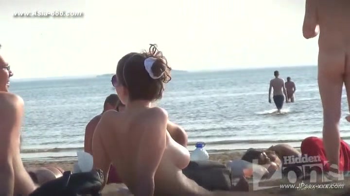 peeping Naturist Beach.33