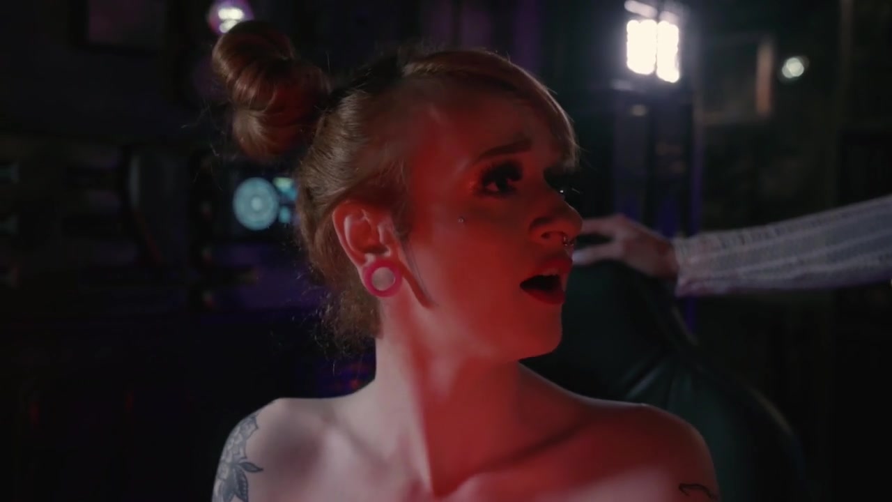 Ava Austen & John Bishop & Azura Alii in Space Taxi: Breakdown - FakeHub