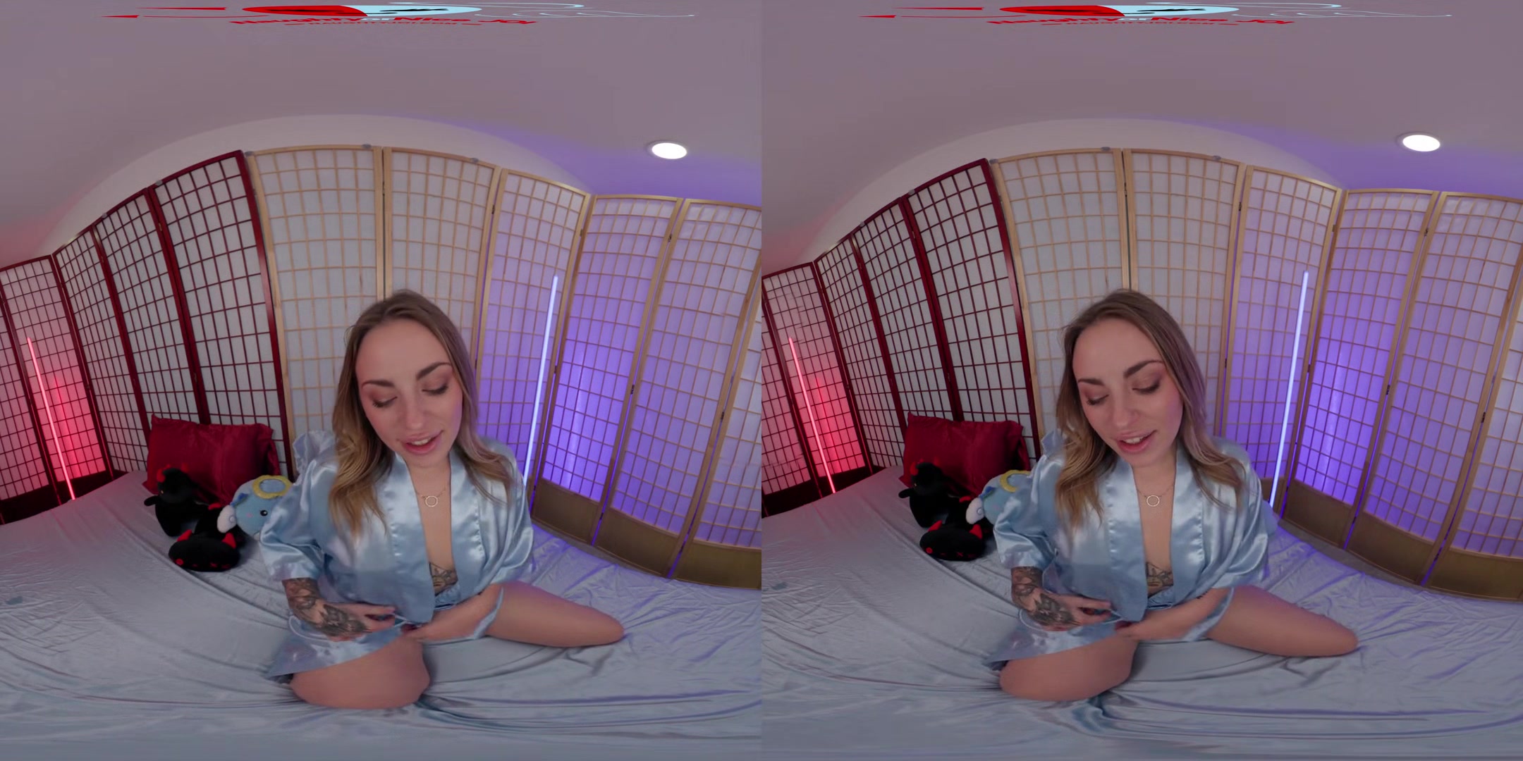 Anna Claire Clouds Hijacks Your Attention