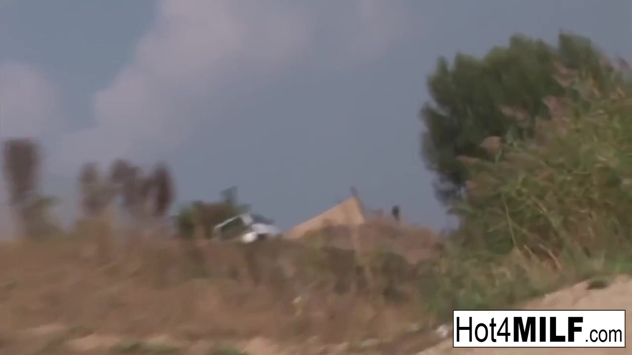 Busty Milf With Natural Tits Fucks On The Beach 9 Min